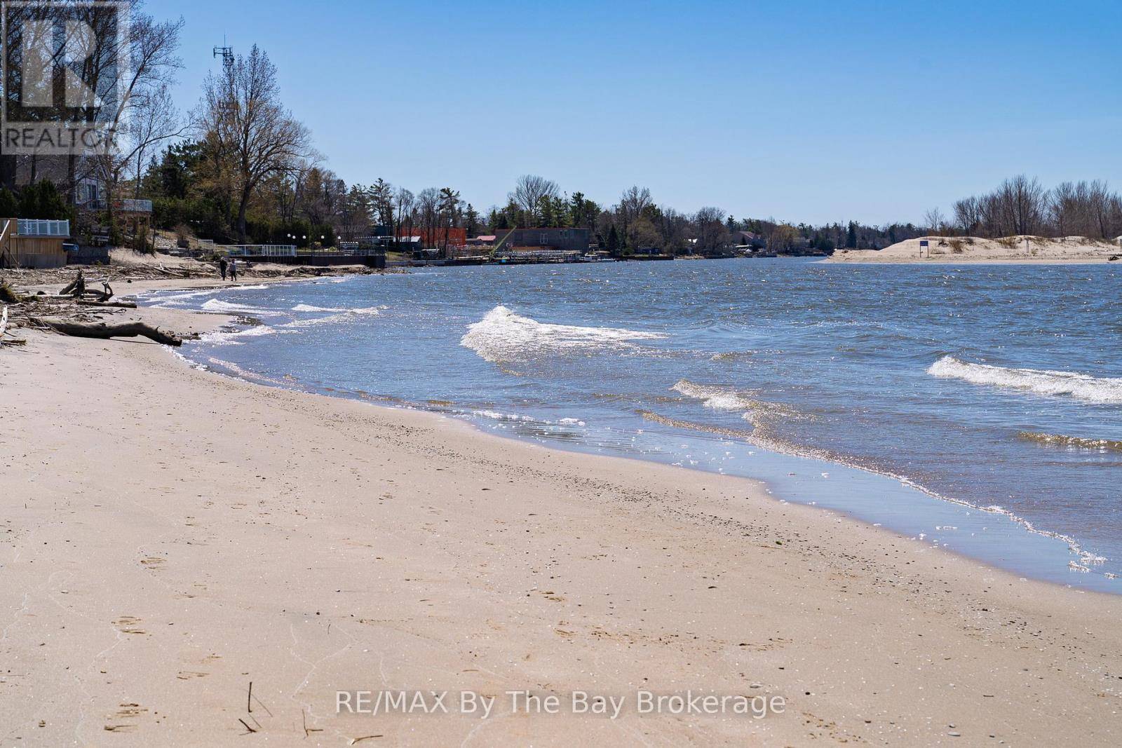 Wasaga Beach, ON L9Z2M1,156 SANTOS LANE
