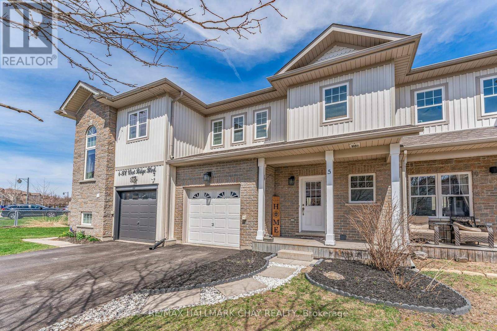 Orillia, ON L3V0A1,800 West Ridge BLVD #5
