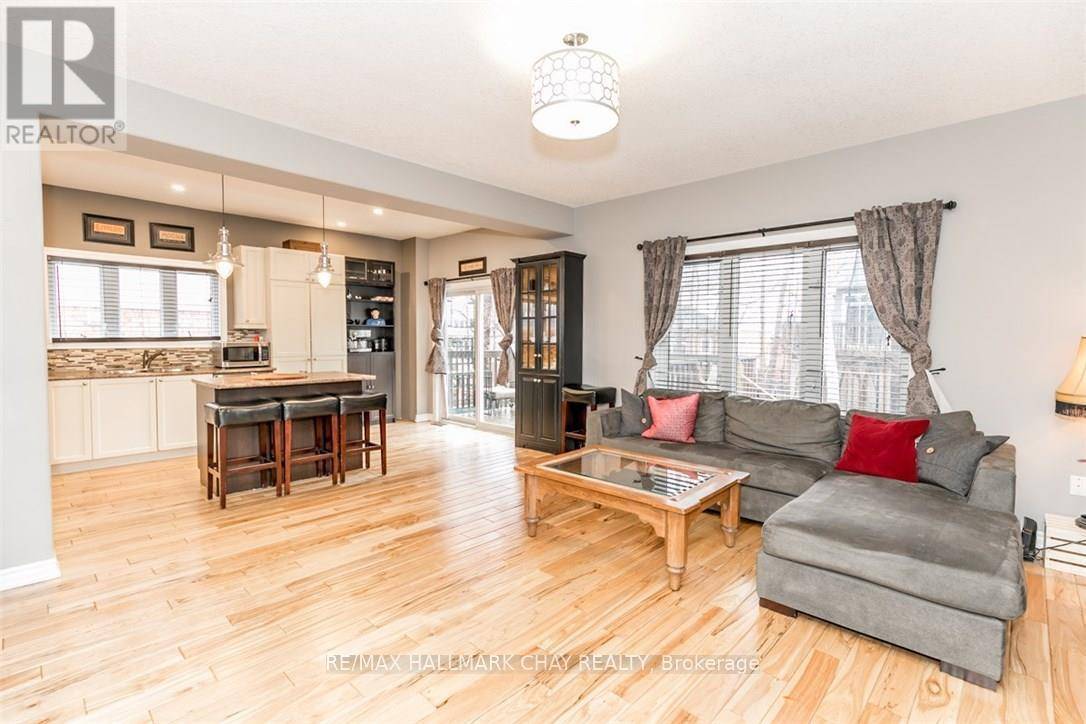 Oro-medonte (horseshoe Valley), ON L0L2L0,11 OAKMONT AVENUE