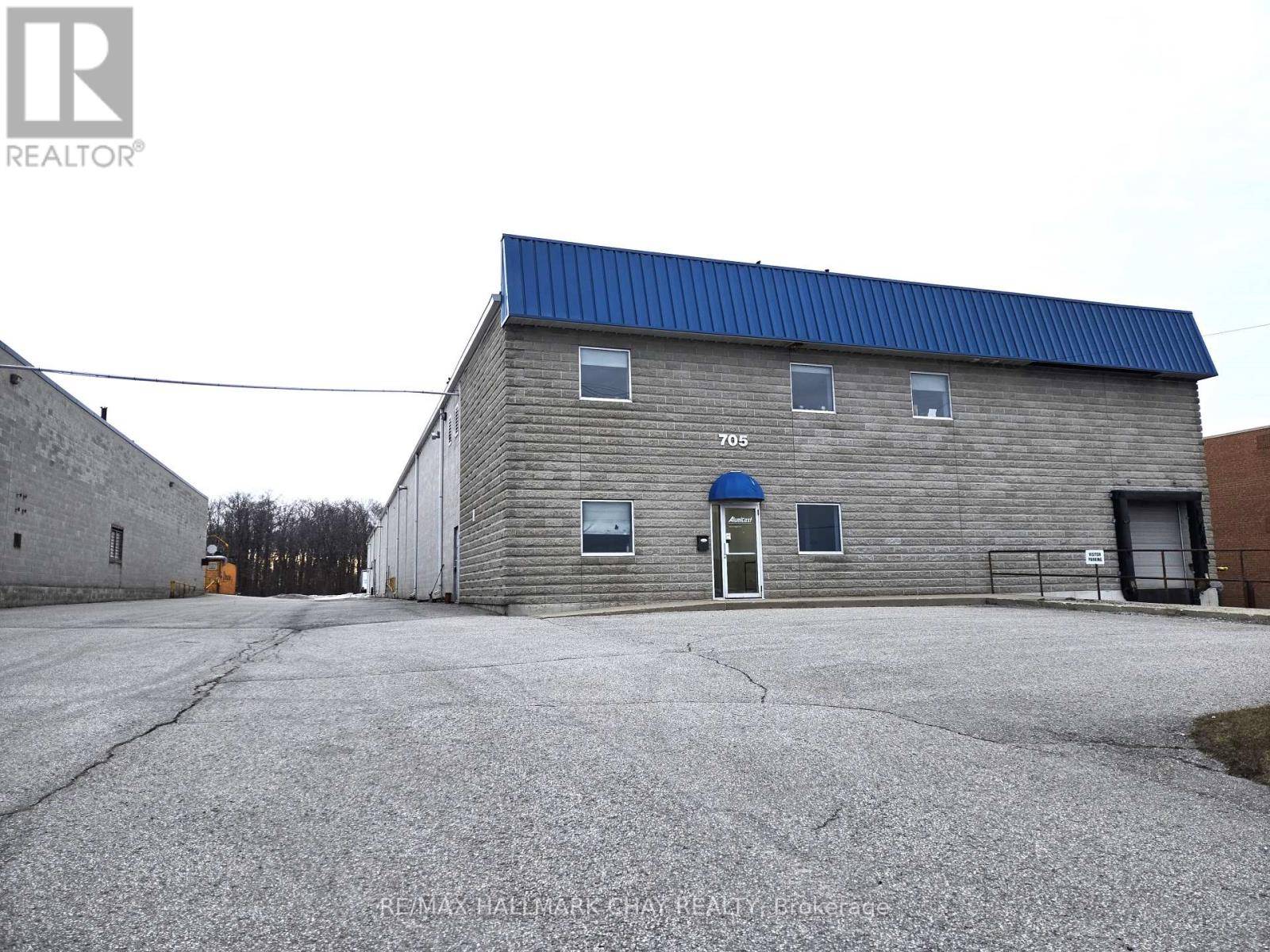 Barrie (0 East), ON L4N9A5,705 BAYVIEW DRIVE