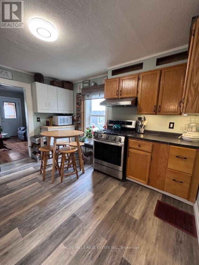 Orillia, ON L3V3T1,21 SOUTH STREET