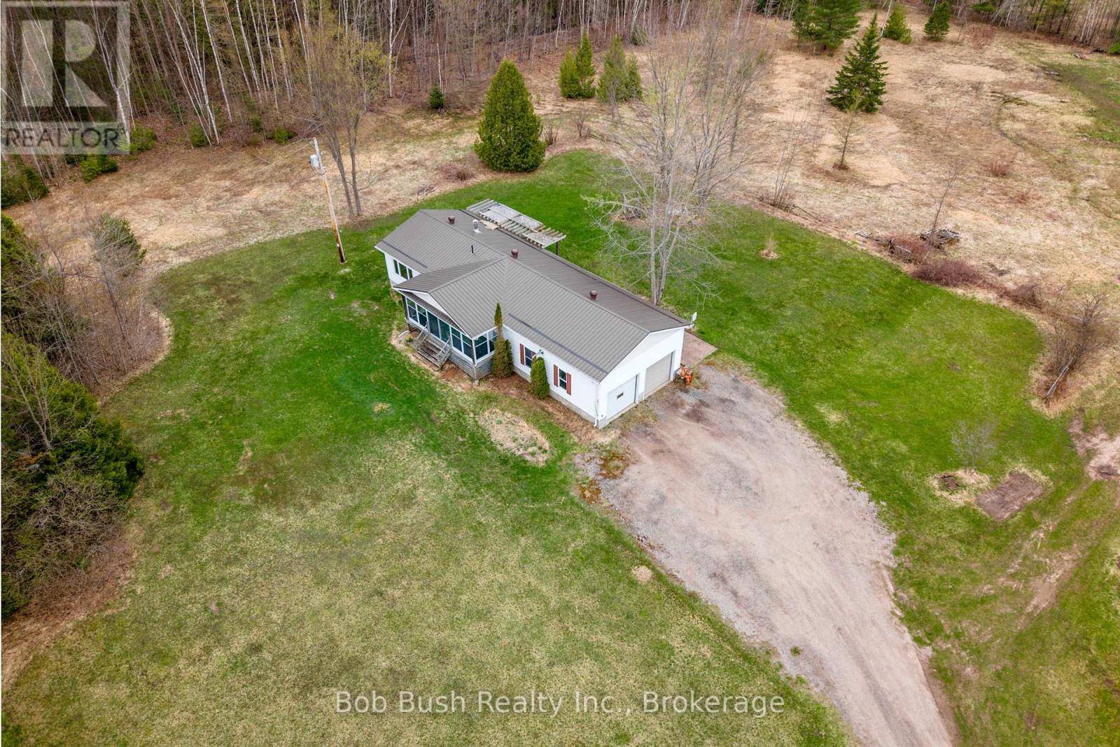 Oro-medonte, ON L0K2G0,10596 12 HIGHWAY