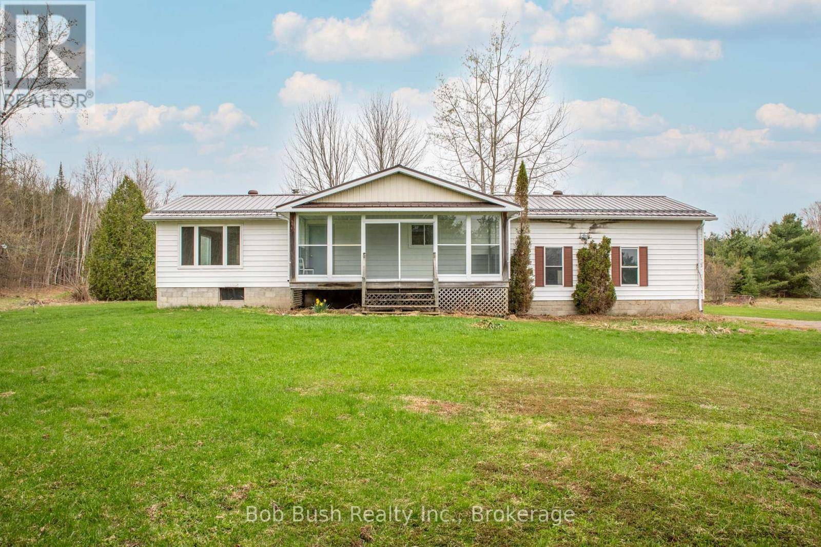 Oro-medonte, ON L0K2G0,10596 12 HIGHWAY