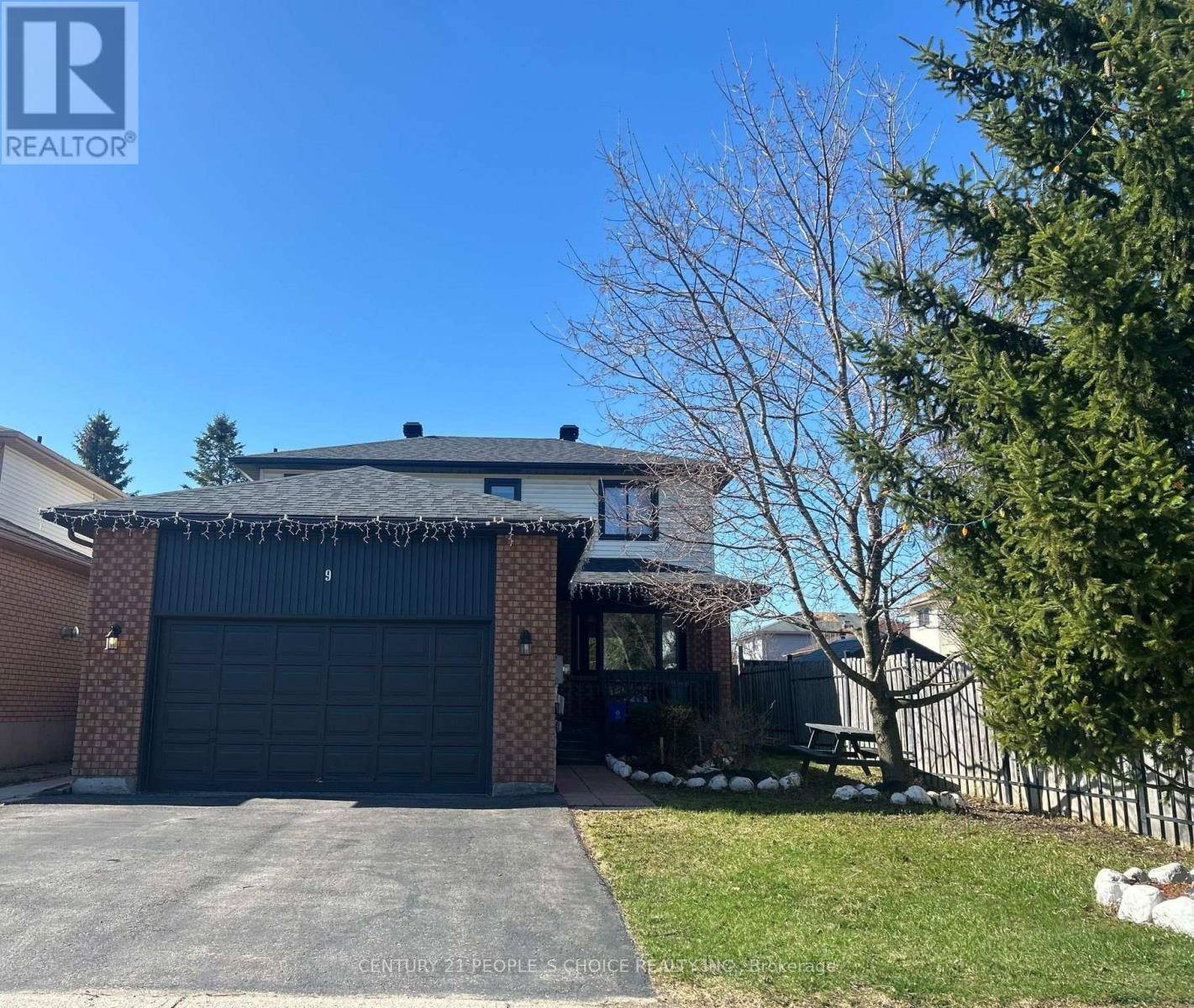 Barrie (grove East), ON L4M5X3,9 ROSENFELD DRIVE