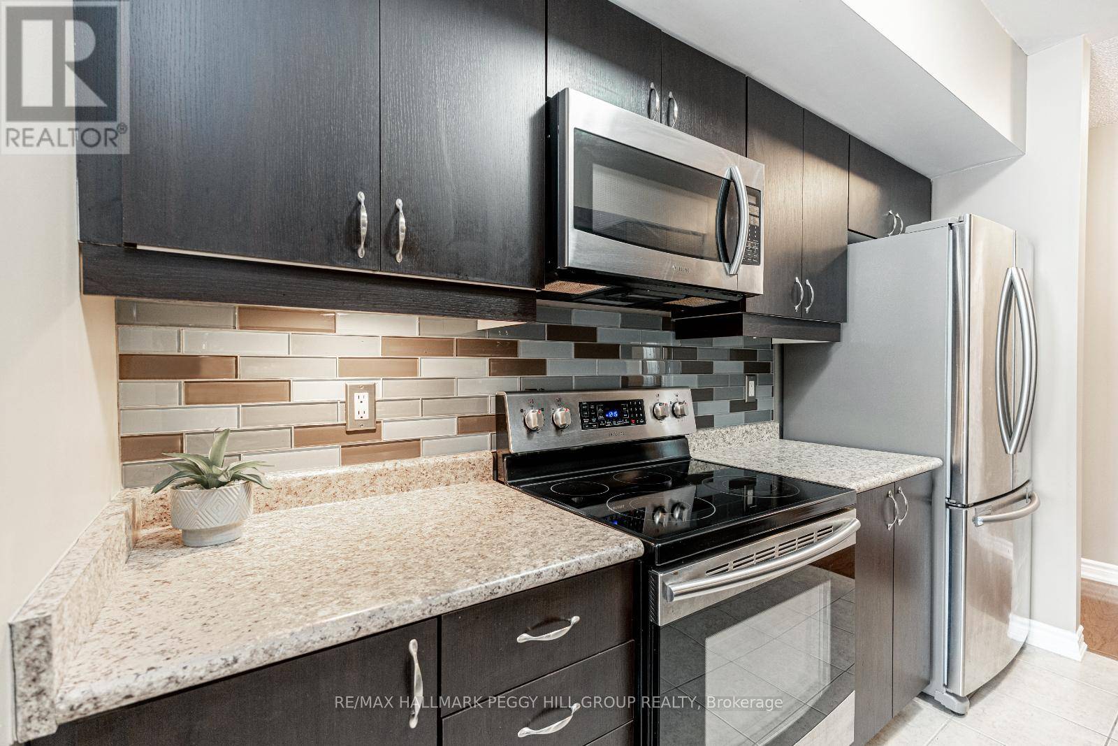 Barrie (ardagh), ON L4N5T5,39 Ferndale DR South #112