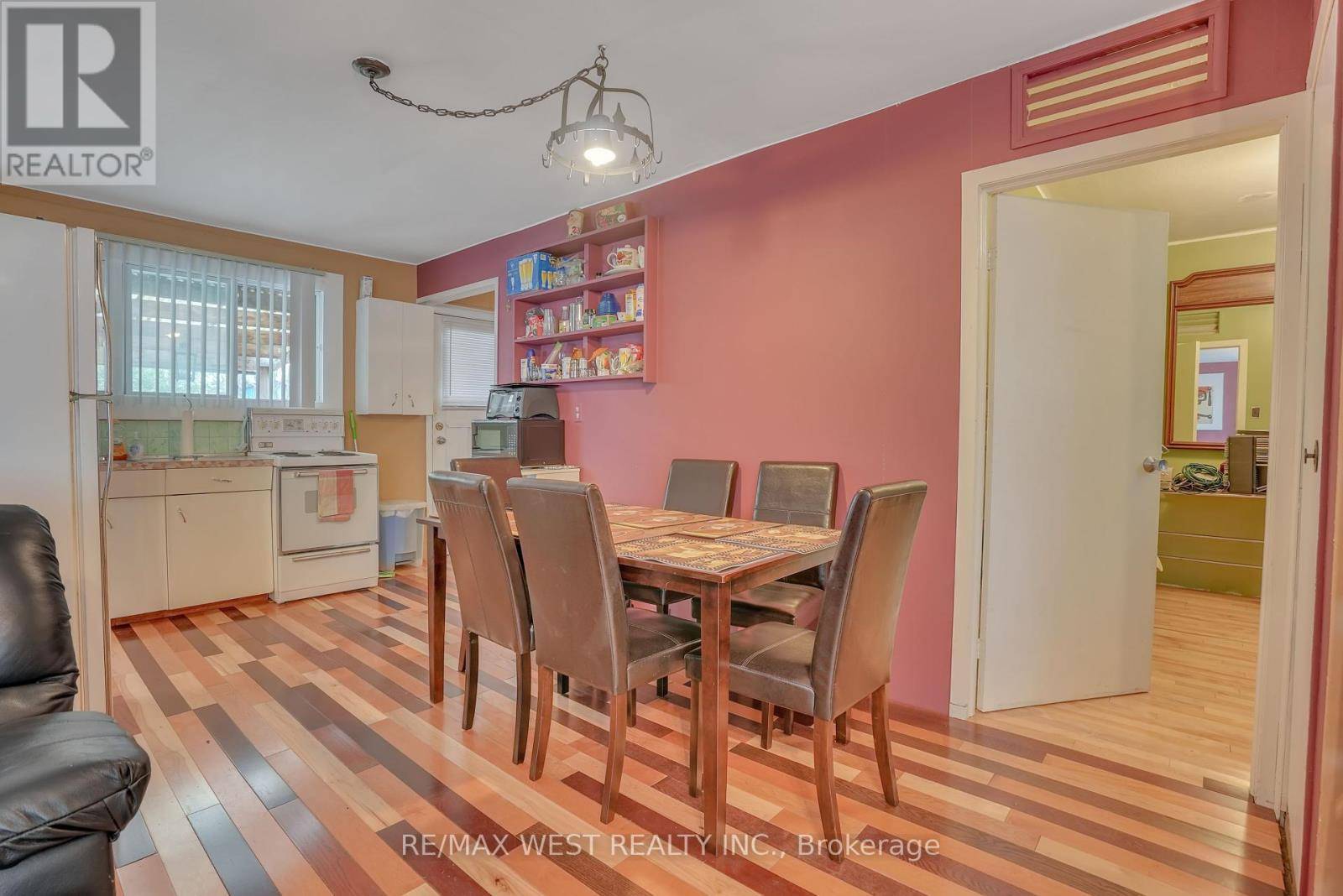 Wasaga Beach, ON L9Z1V8,32 59TH STREET S