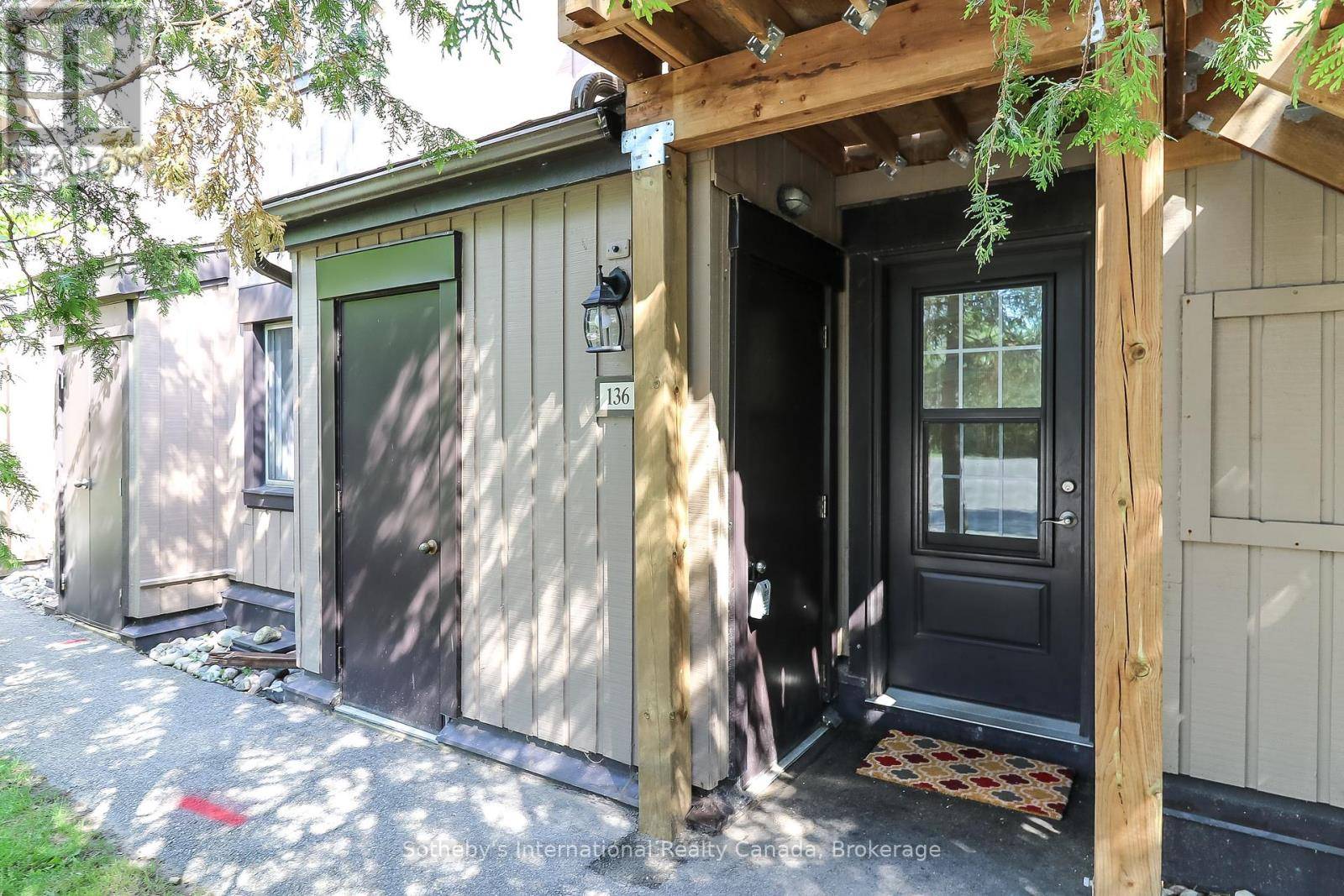 Collingwood, ON L9Y5B4,27 Dawson DR #136