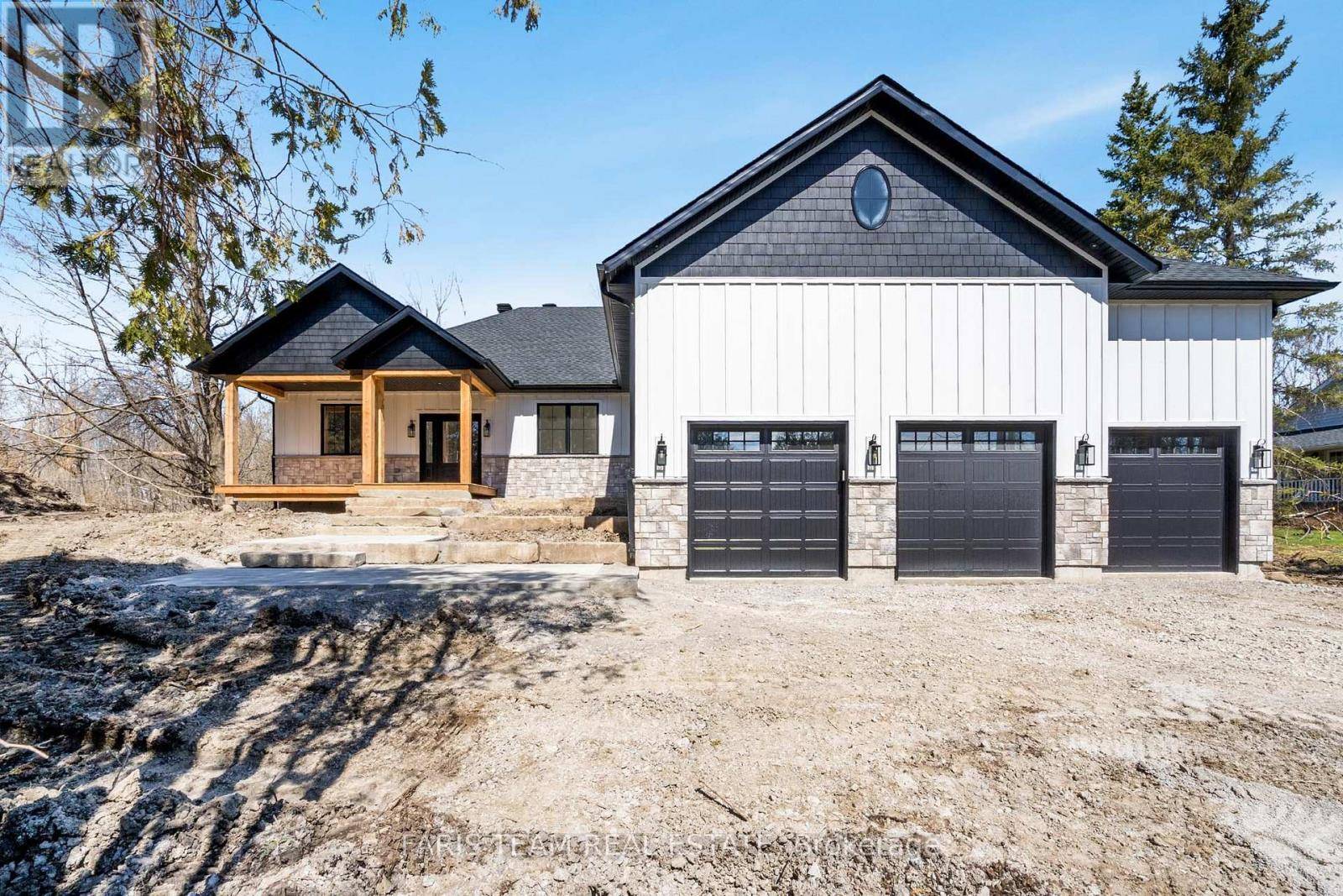 Oro-medonte, ON L4N3B7,262 LAKESHORE ROAD W