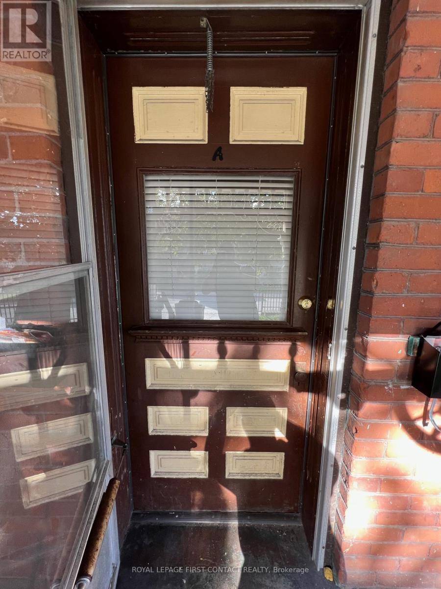Barrie (bayfield), ON L4M3B7,228 BAYFIELD STREET