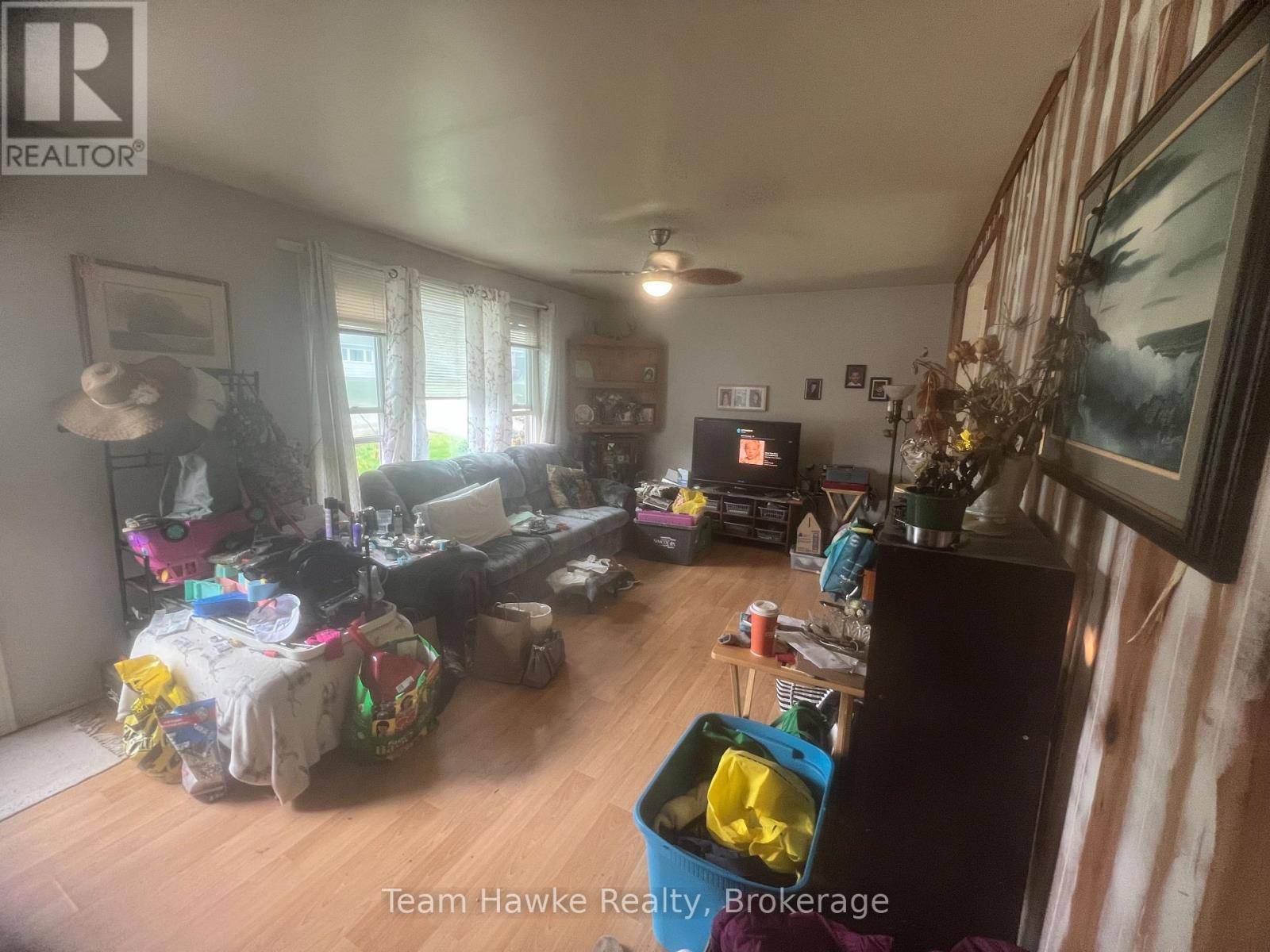 Tay (waubaushene), ON L0K2C0,333 OUIDA STREET
