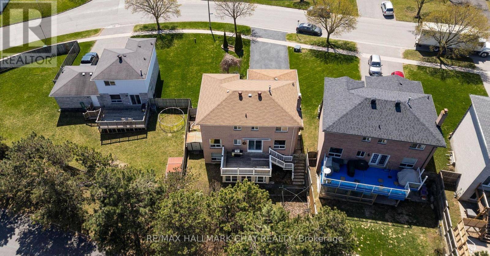 Barrie (allandale Heights), ON L4N5P5,4 TRILLIUM CRESCENT