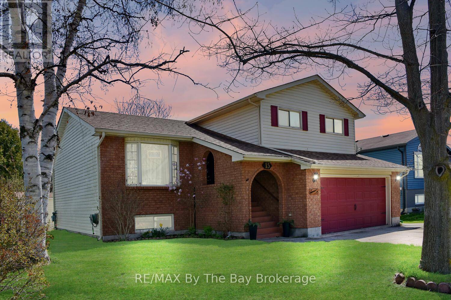 Wasaga Beach, ON L9Z1G3,15 INNISBROOK DRIVE