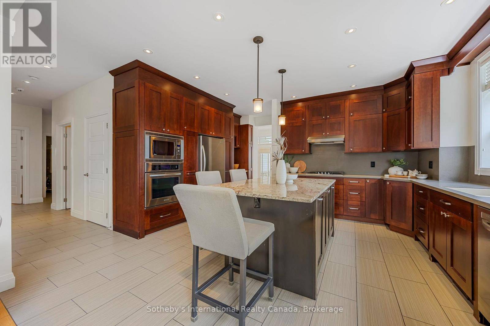 Tay (port Mcnicoll), ON L0K1R0,2 SWAN LANE