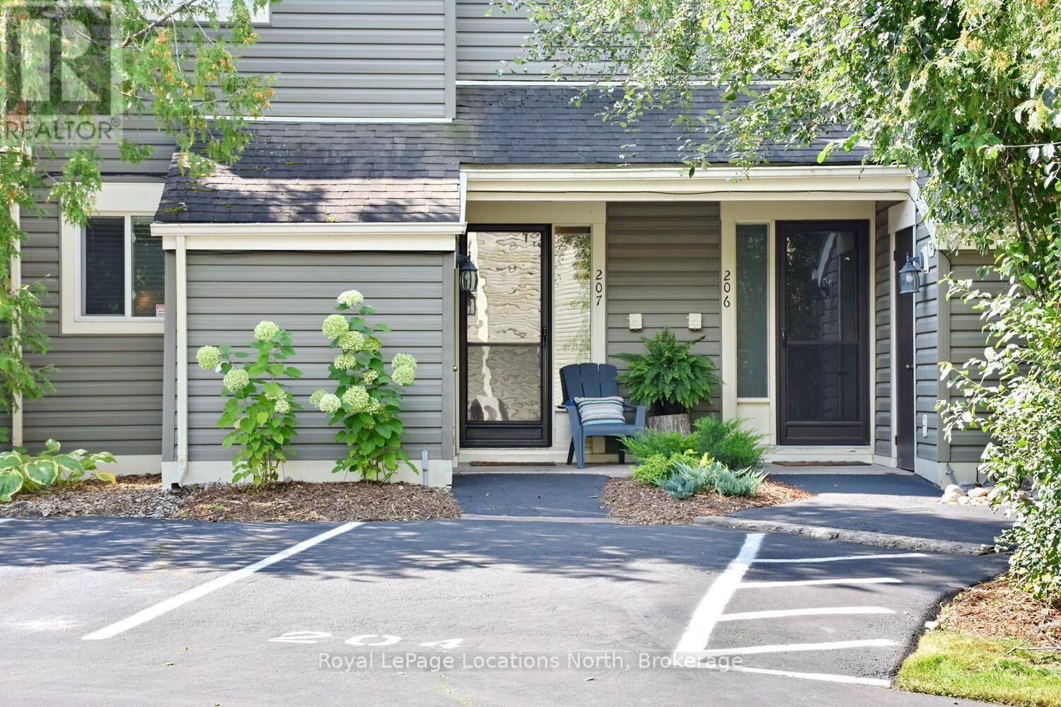 Collingwood, ON L9Y5B4,207 ESCARPMENT CRESCENT