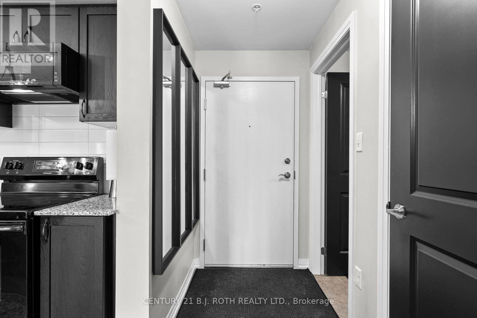 Barrie (0 West), ON L9J0B9,300 ESSA RD #301