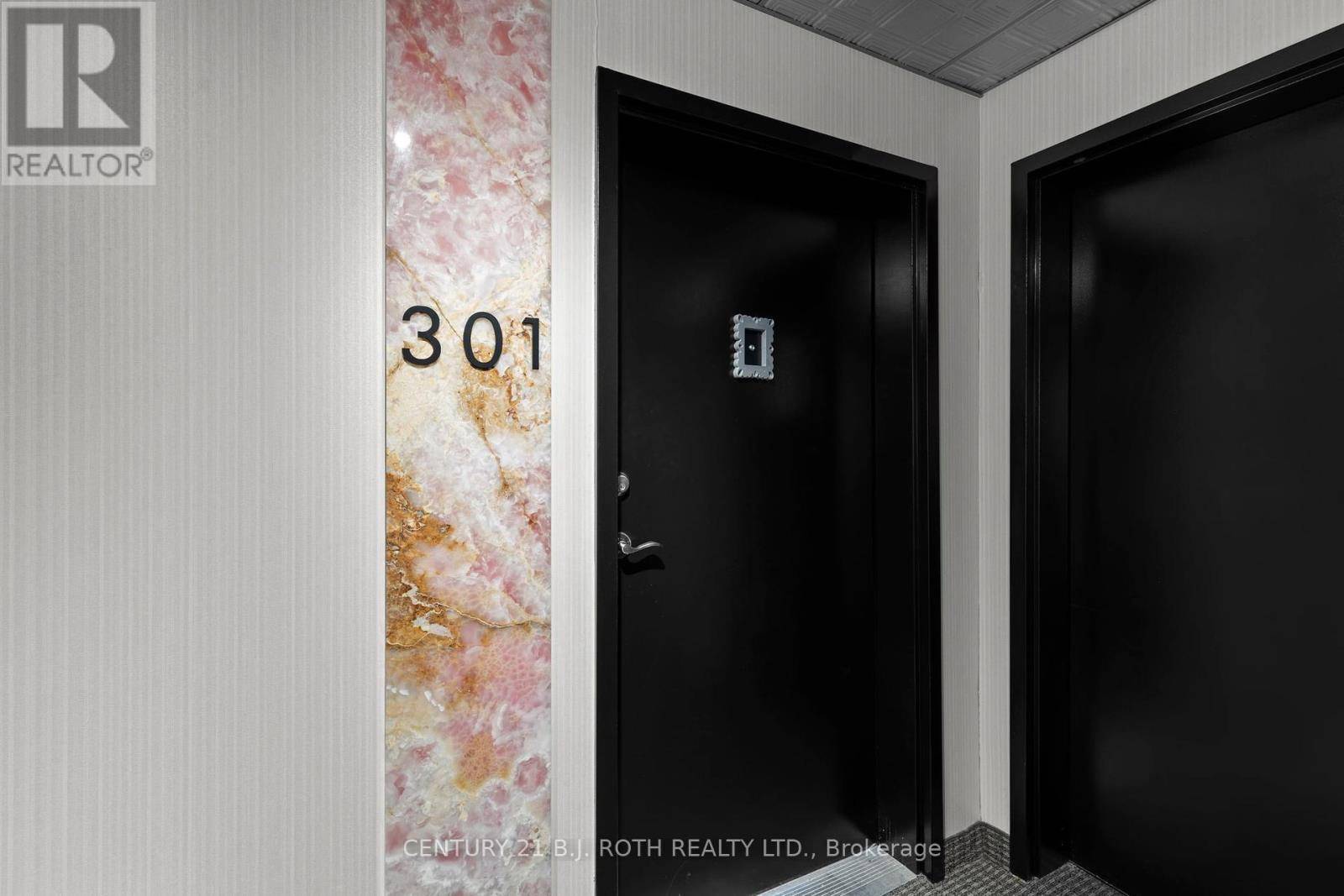 Barrie (0 West), ON L9J0B9,300 ESSA RD #301