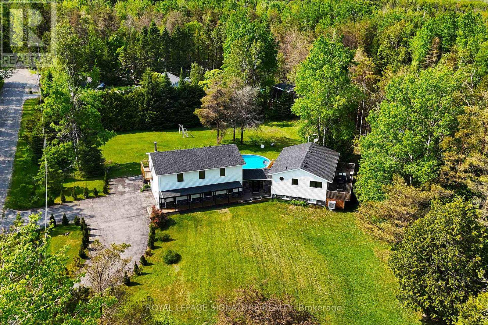Springwater, ON L0L1X0,20 HILLVIEW CRESCENT
