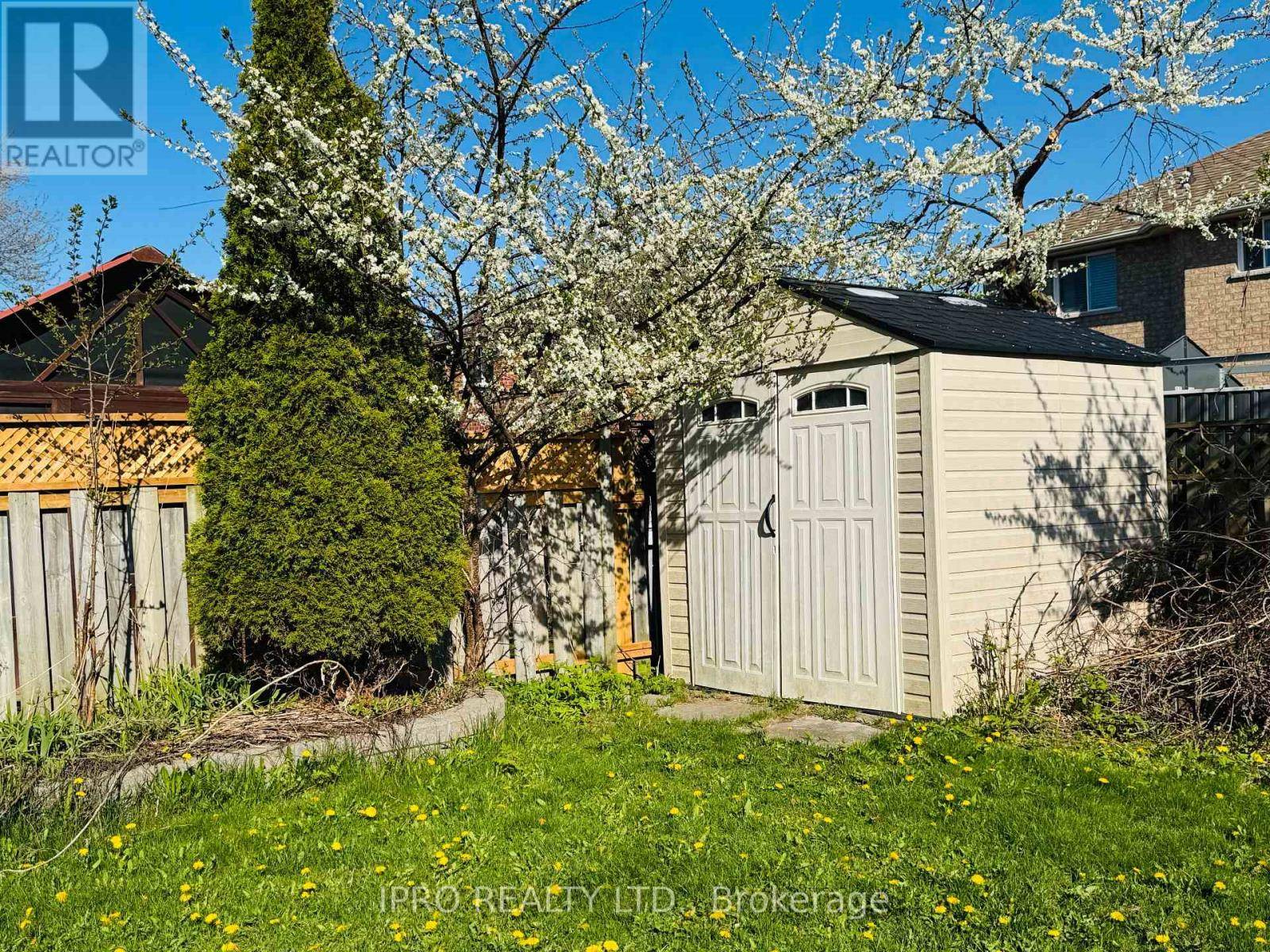 Barrie (northwest), ON L4N7C4,43 DELANEY CRESCENT