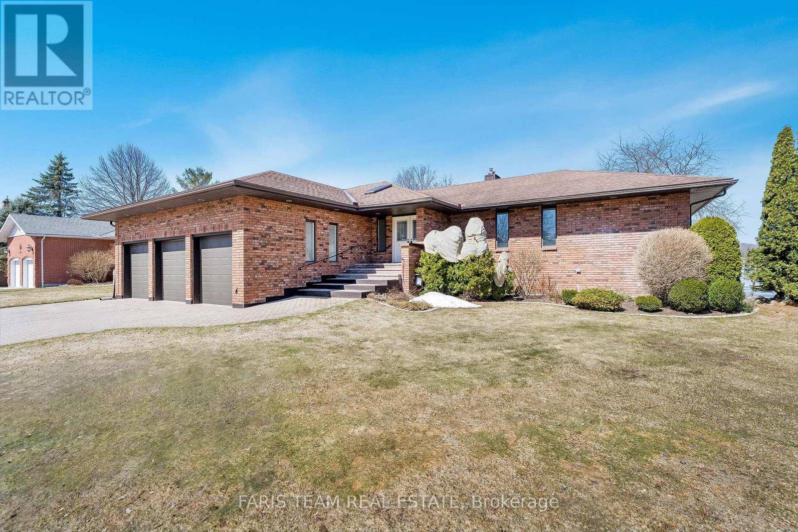 Penetanguishene, ON L9M1C3,16 BECK BOULEVARD