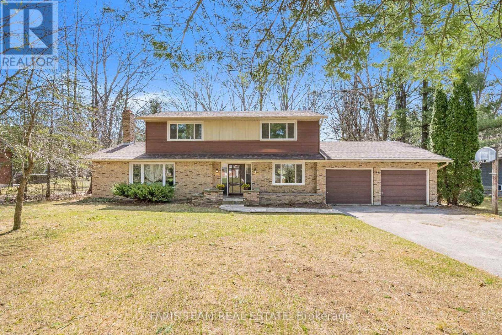 Springwater (anten Mills), ON L0L1Y2,15 LAWRENCE AVENUE