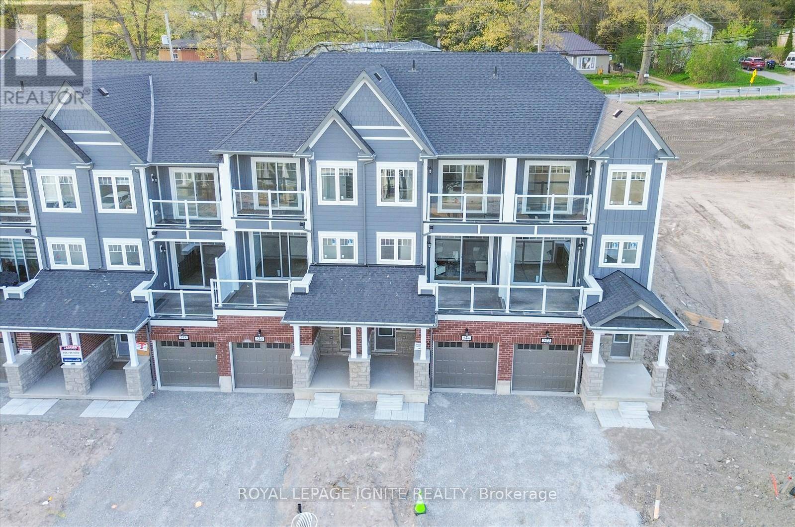 Midland, ON L4R0J2,544 HUDSON CRESCENT