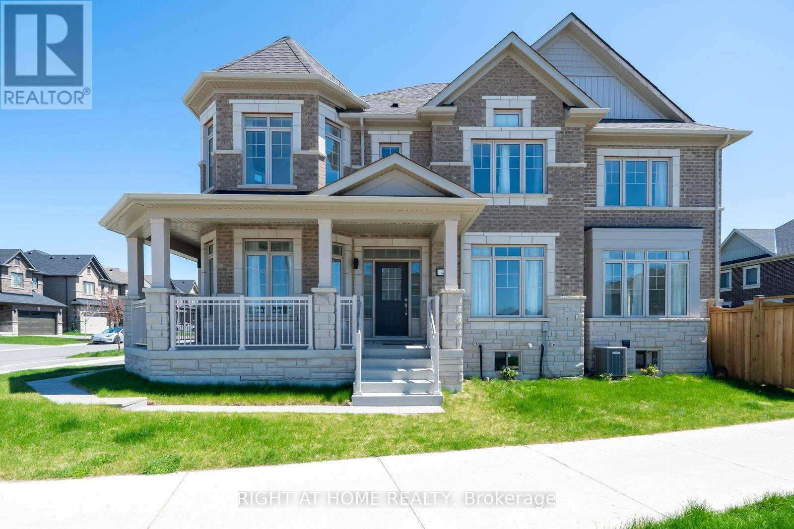 Barrie, ON L9J0K6,42 COPPERHILL HEIGHTS