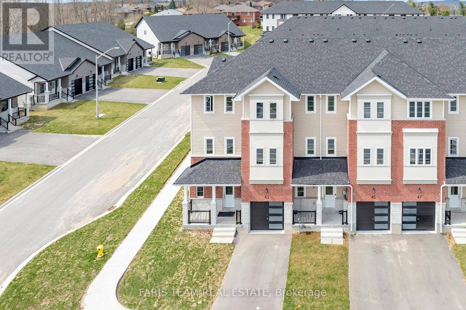 Penetanguishene, ON L9M0W1,43 LAHEY CRESCENT