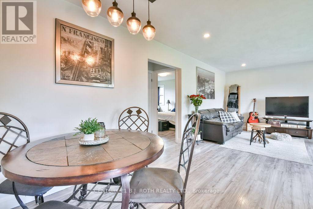 Barrie (codrington), ON L4M4K7,108 NELSON STREET