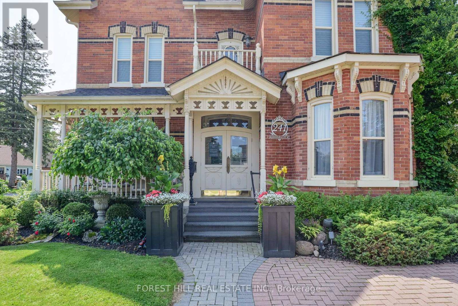 Orillia, ON L3V3B7,241 MISSISSAGA STREET W