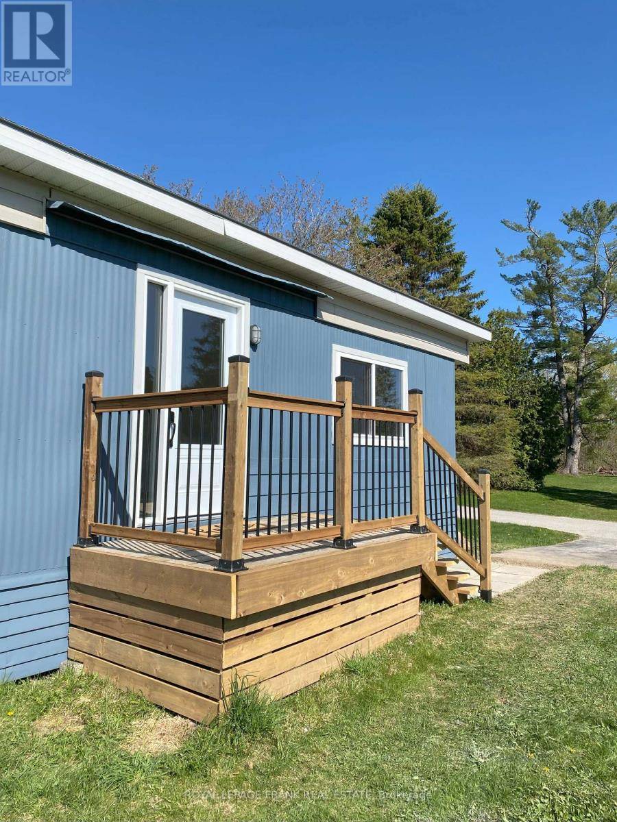 Oro-medonte, ON L3V6H1,8 BENSLEY DRIVE