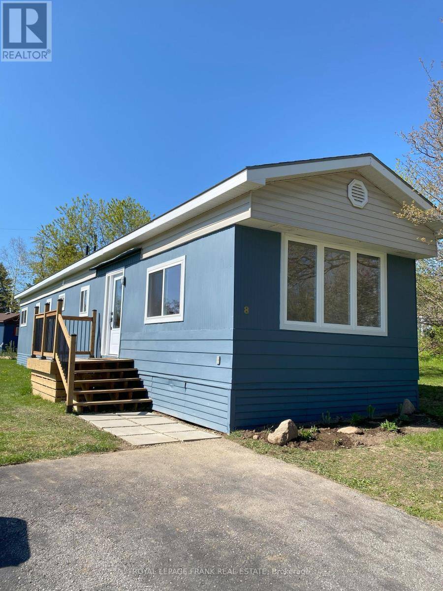 Oro-medonte, ON L3V6H1,8 BENSLEY DRIVE