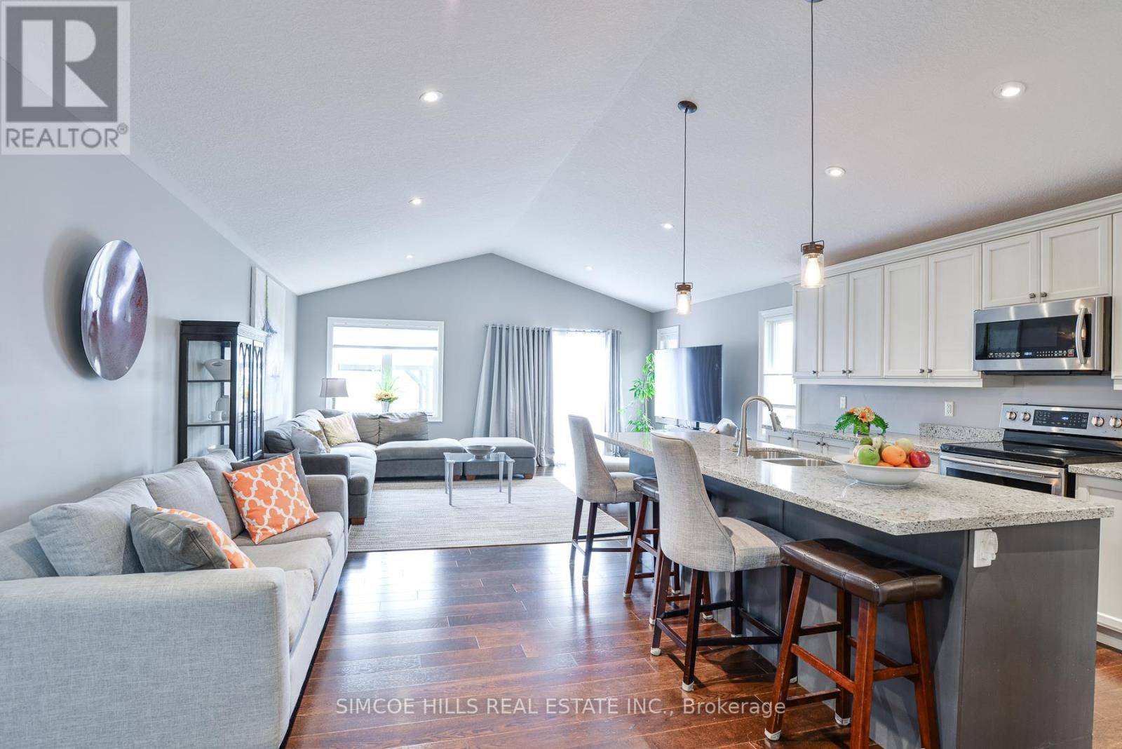 Severn (west Shore), ON L3V0T9,3886 WOOD AVENUE
