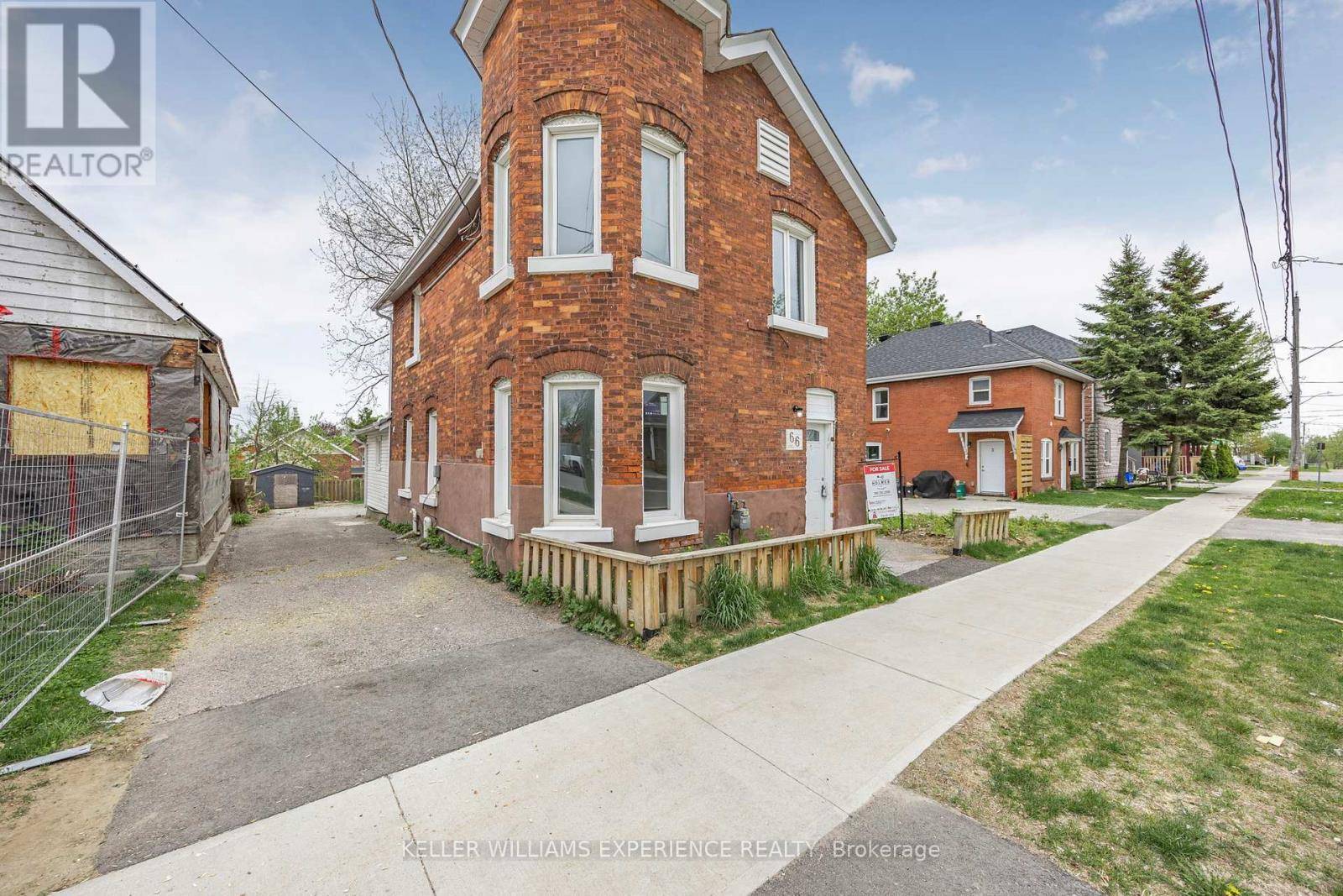 Orillia, ON L3V4W5,66 MATCHEDASH STREET S