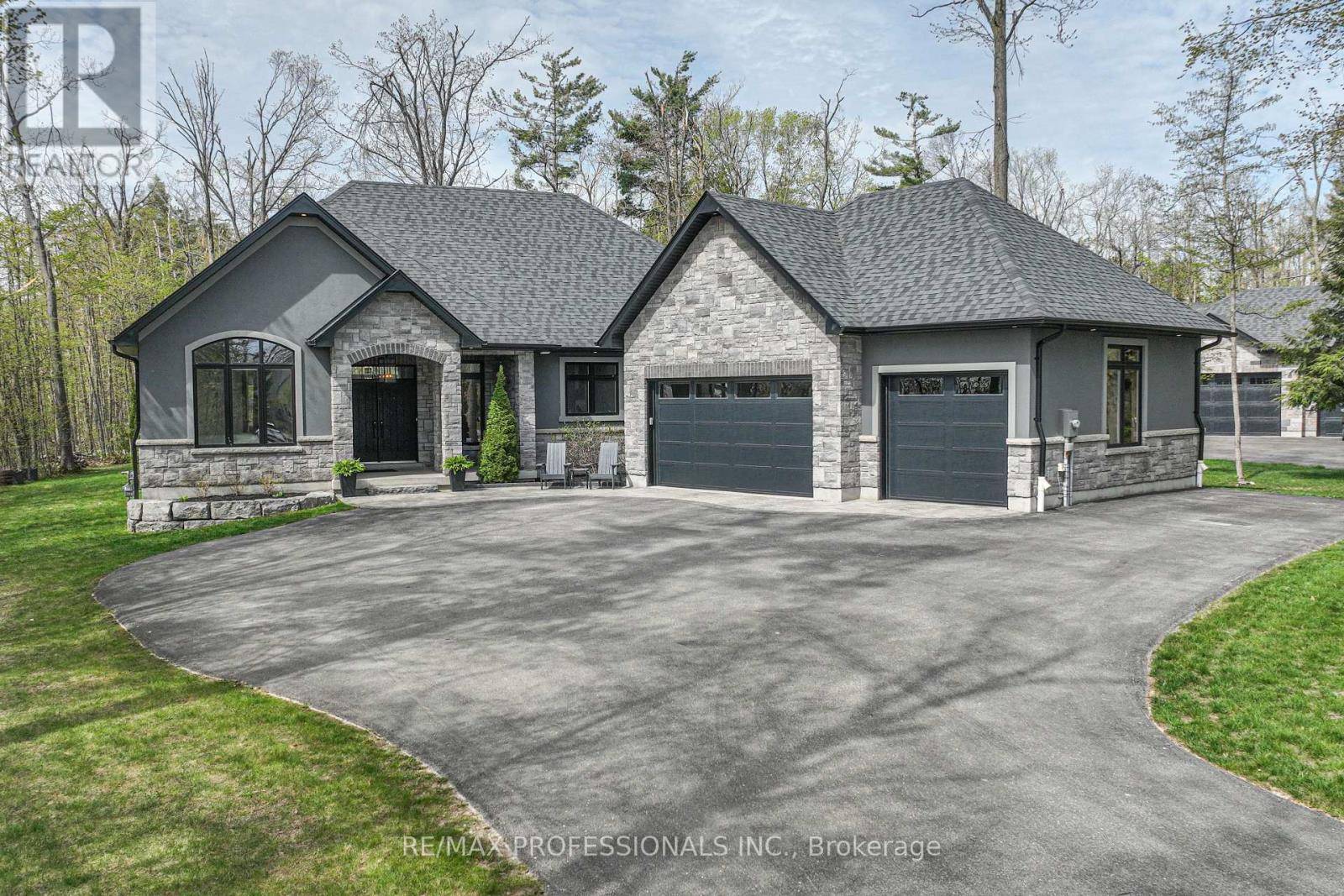 Springwater (snow Valley), ON L9X0H1,21 BOOTHBY CRESCENT