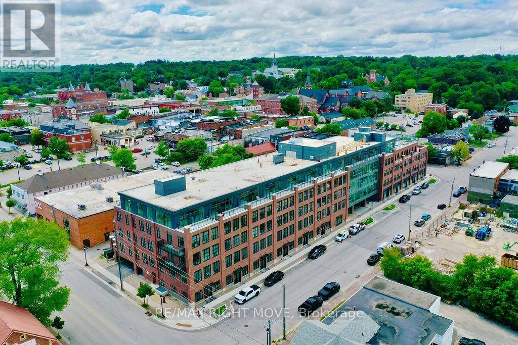 Orillia, ON L3V4W4,21 Matchedash ST South #403L