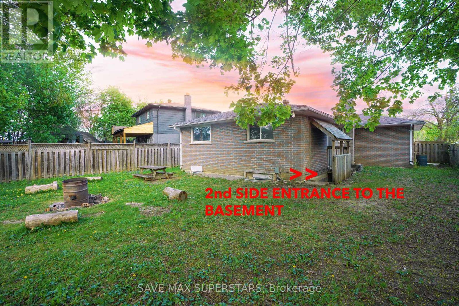 Barrie (grove East), ON L4M2W5,71 COLLEGE CRESCENT