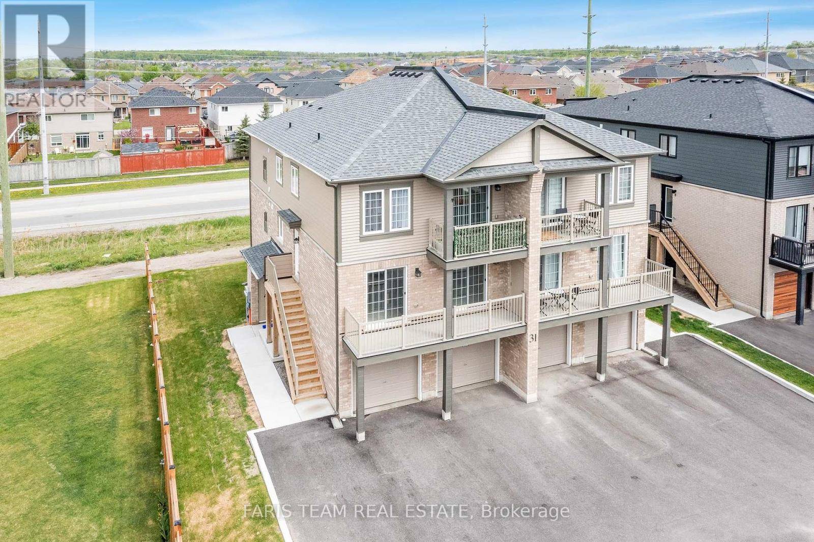Barrie, ON L9J0T5,31A Pumpkin Corner CRES #2