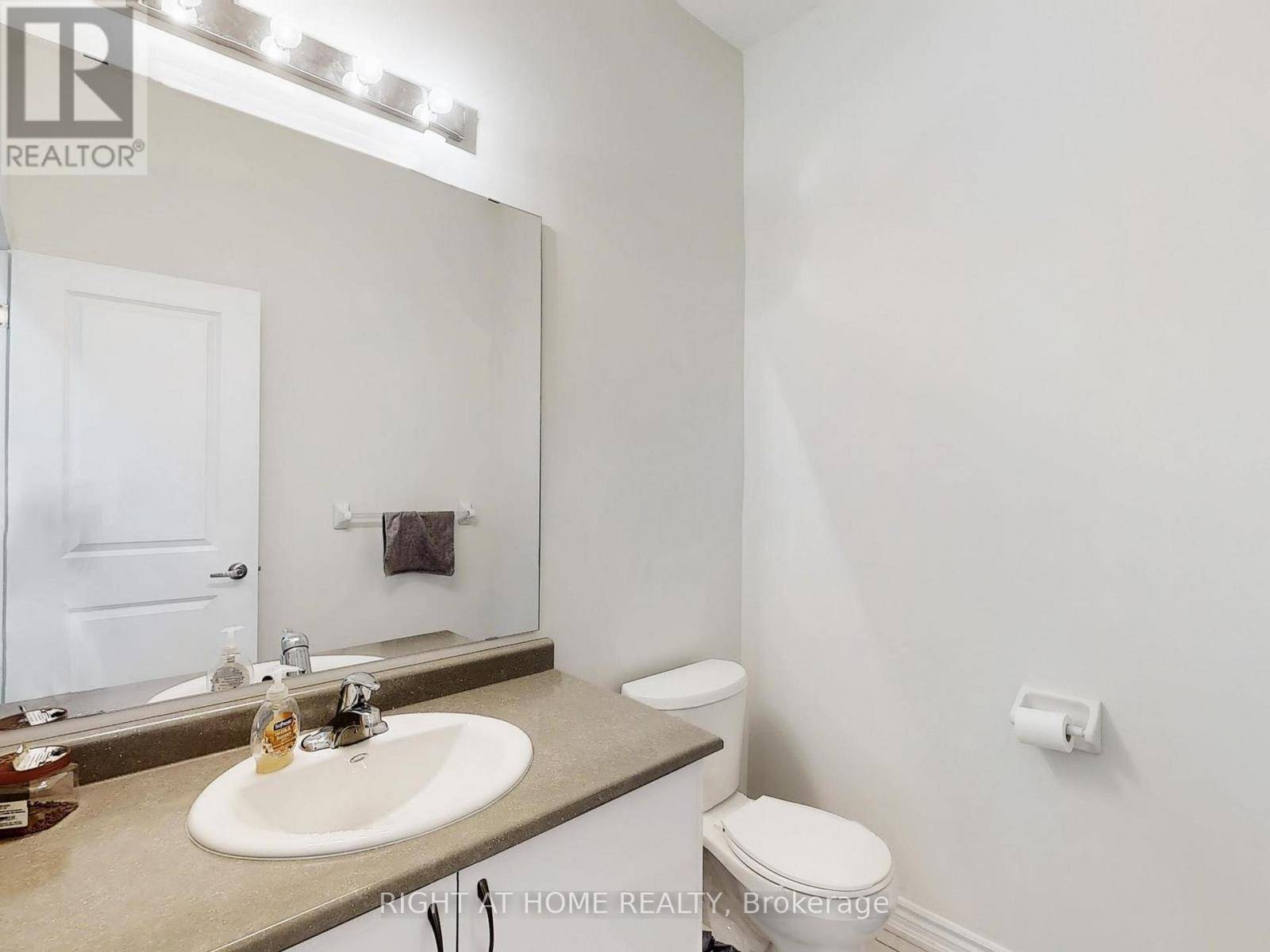 Barrie, ON L9J0L4,18 BANNISTER ROAD