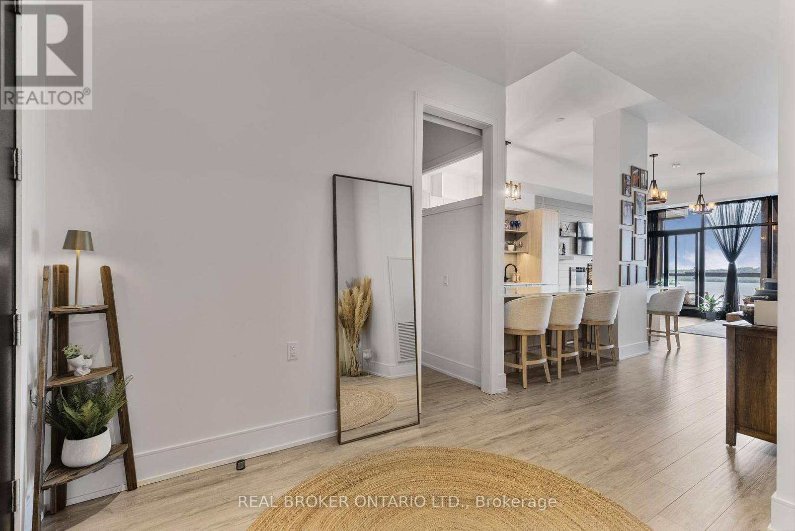 Barrie (lakeshore), ON L4M0L7,185 Dunlop ST East #PH 3