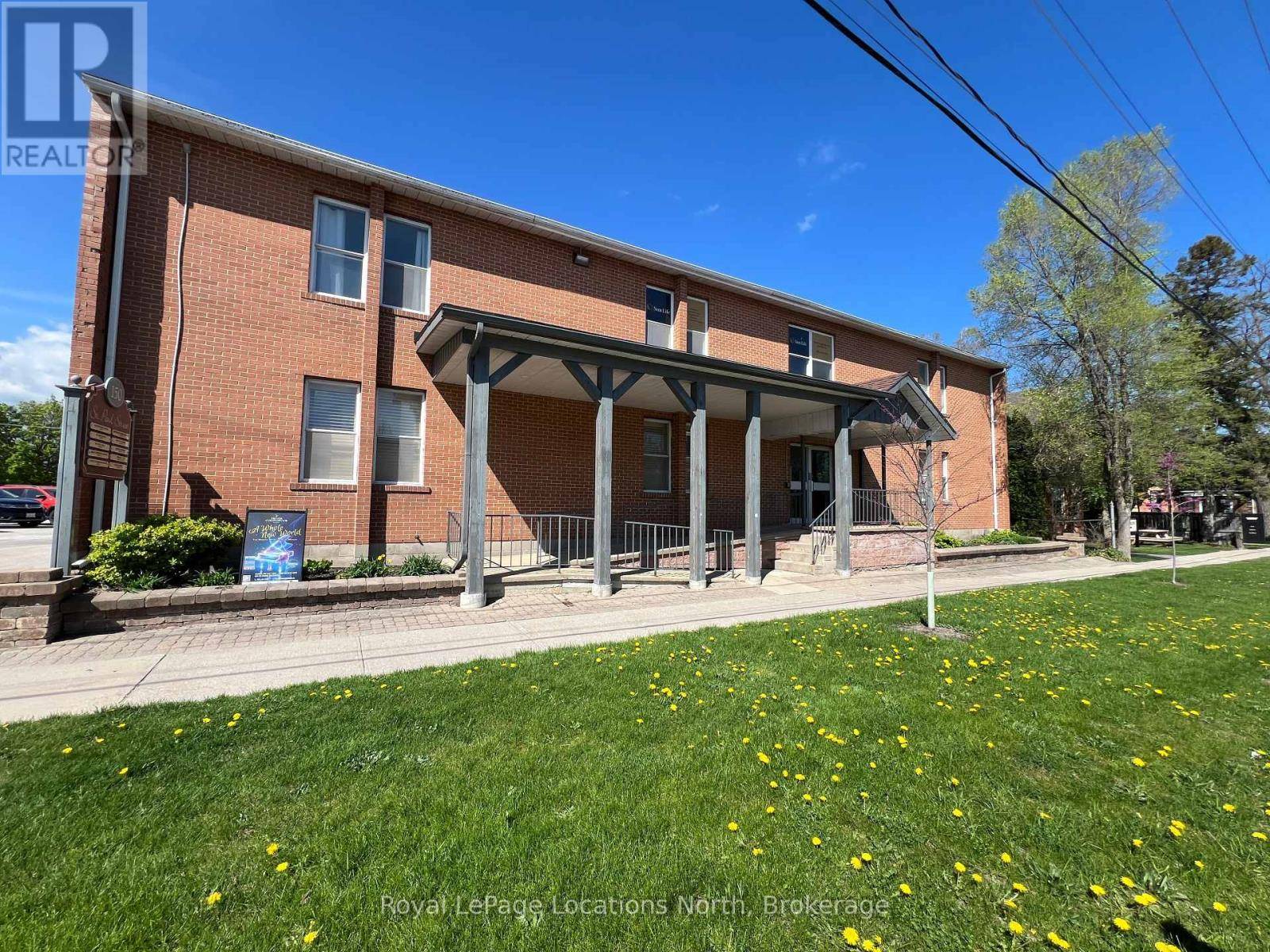Collingwood, ON L9Y3P2,150 Saint Paul ST #205