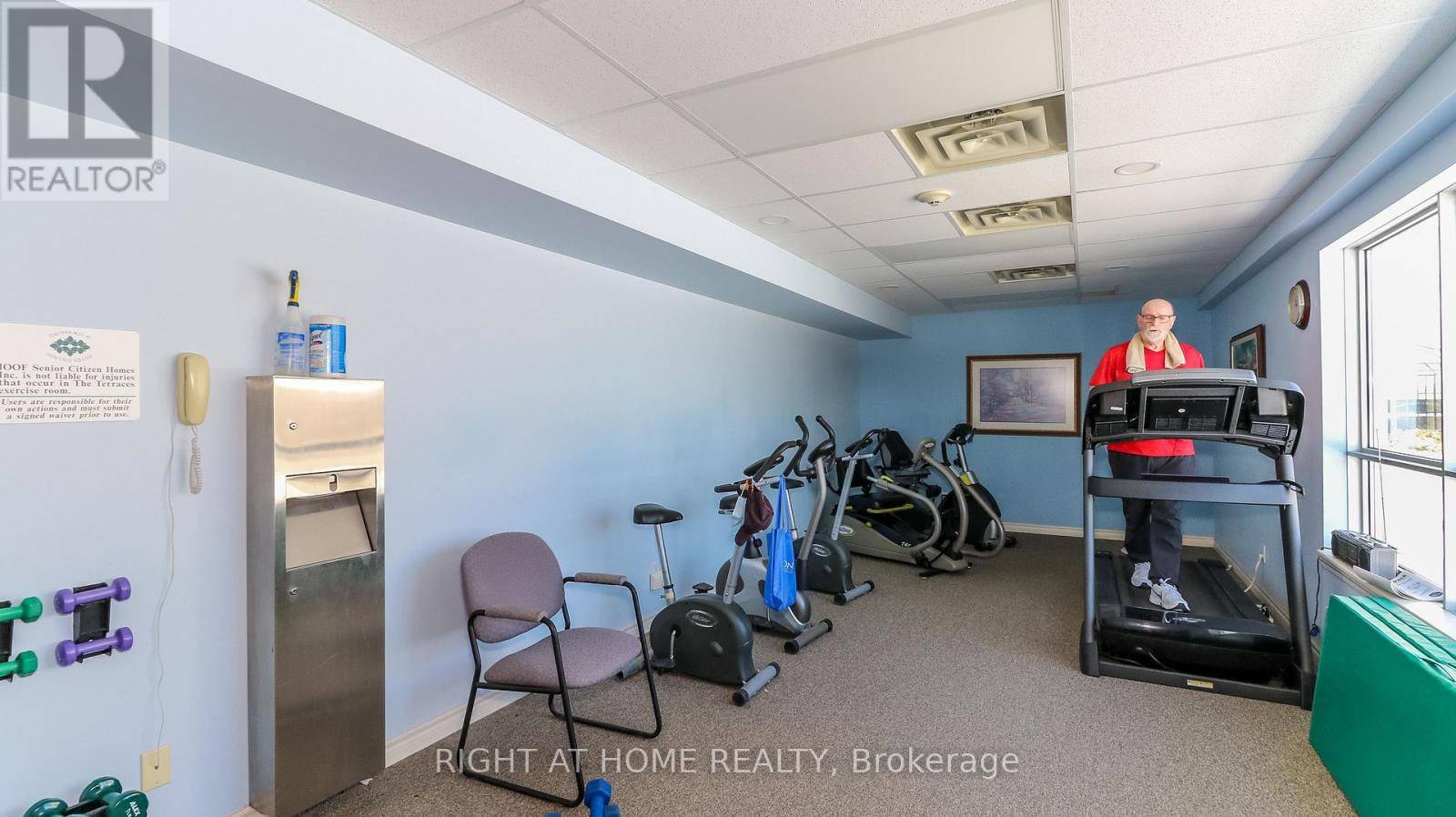 Barrie (painswick South), ON L4N0M3,90 Dean AVE #201