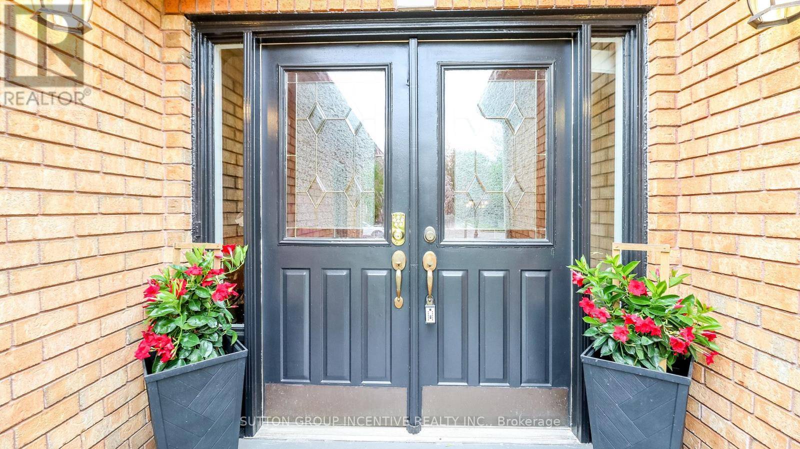 Barrie (bayshore), ON L4N7G6,69 BRUSHWOOD CRESCENT