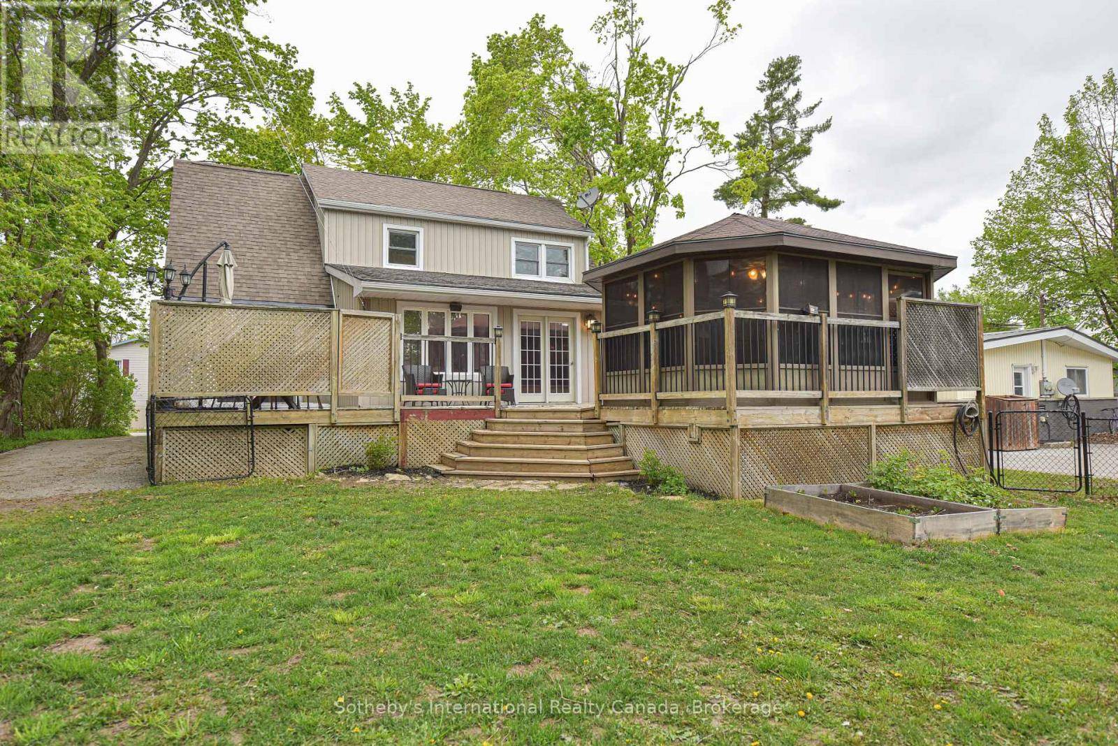 Orillia, ON L3V3C4,383 MISSISSAGA STREET W