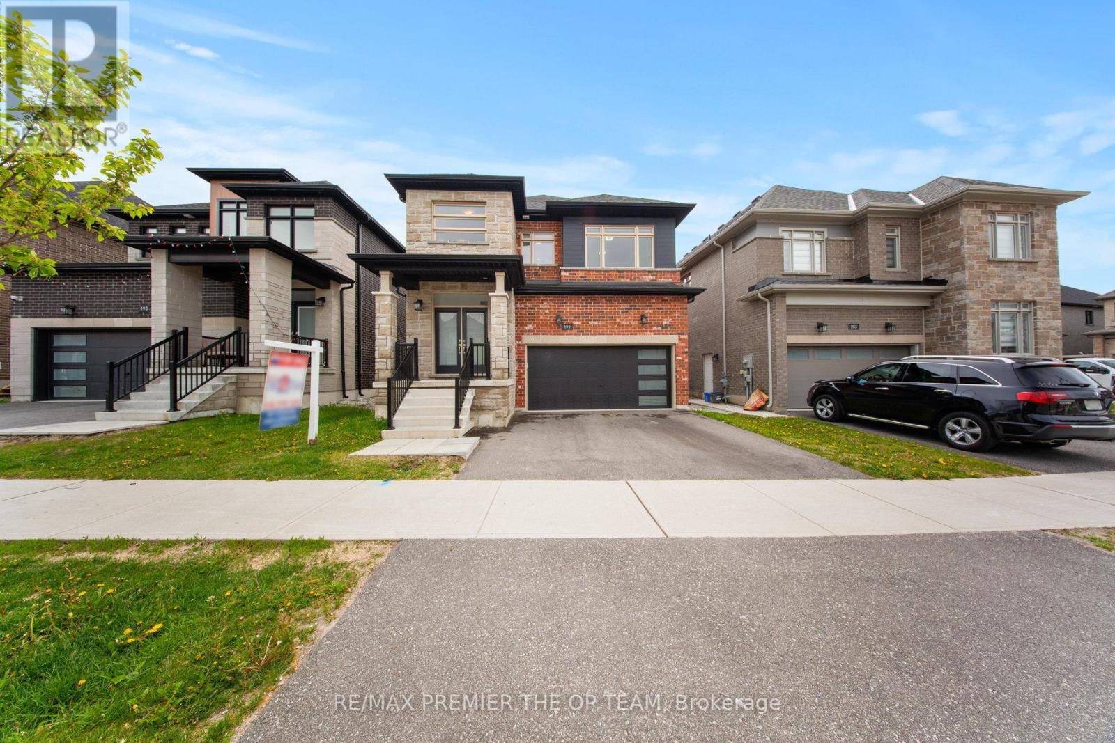 Barrie (holly), ON L9J0J1,199 FRANKLIN TRAIL