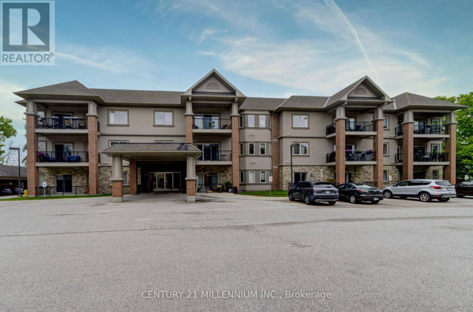 Springwater (elmvale), ON L0L1P0,19A Yonge ST North #208