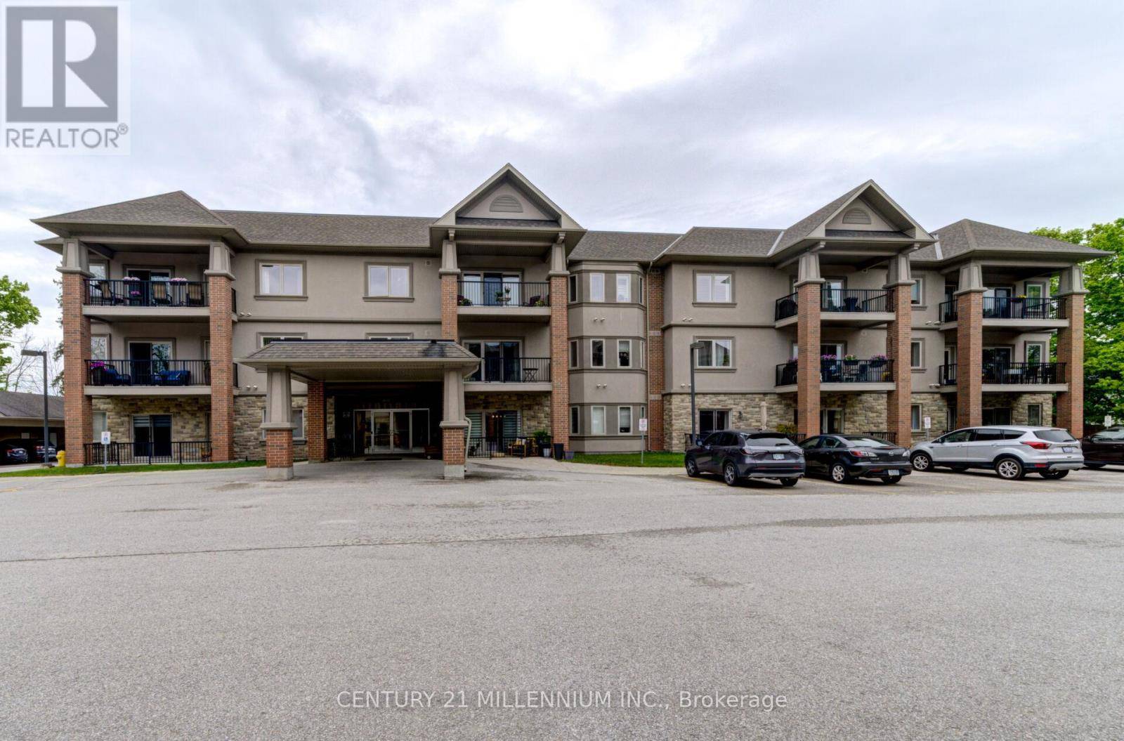 Springwater (elmvale), ON L0L1P0,19A Yonge ST North #208