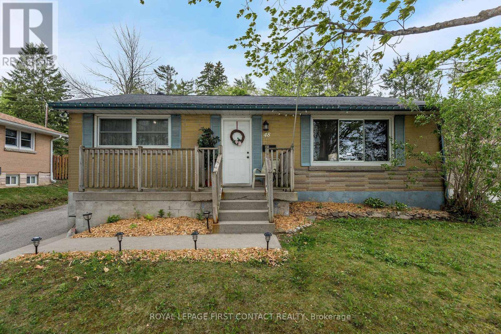 Orillia, ON L3V3N7,48 BRANT STREET W