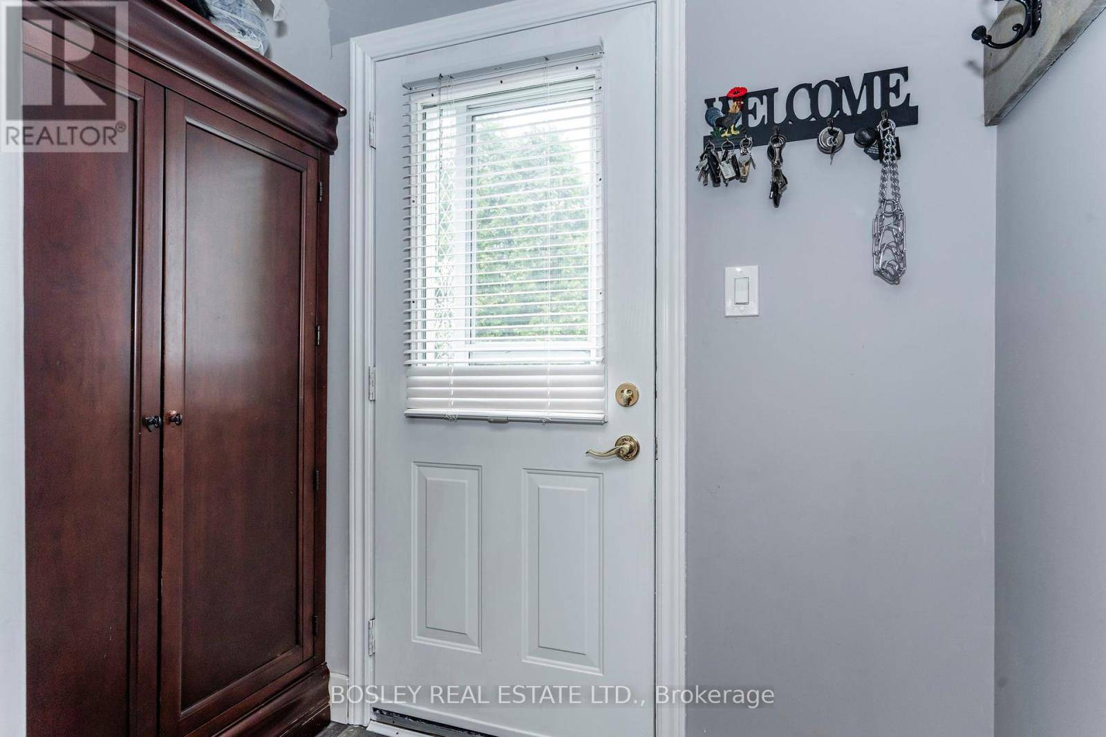 Midland, ON L4R2E7,976 YONGE STREET