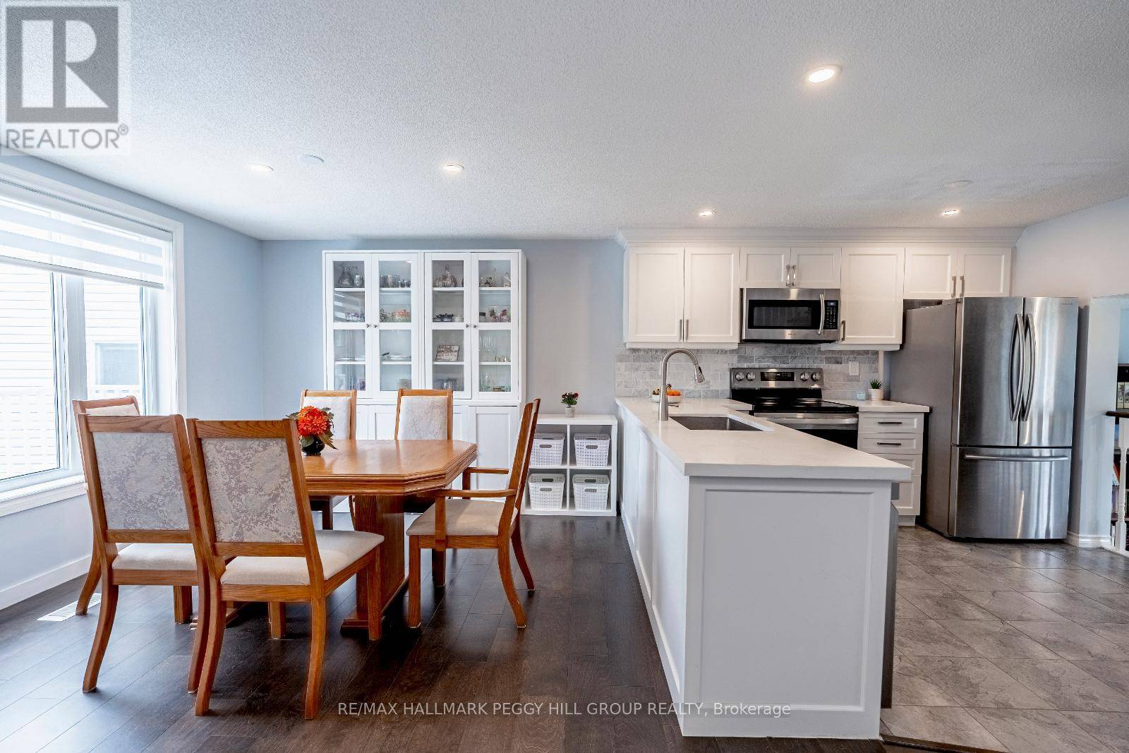Barrie (holly), ON L4N8E6,56 RUNDLE CRESCENT
