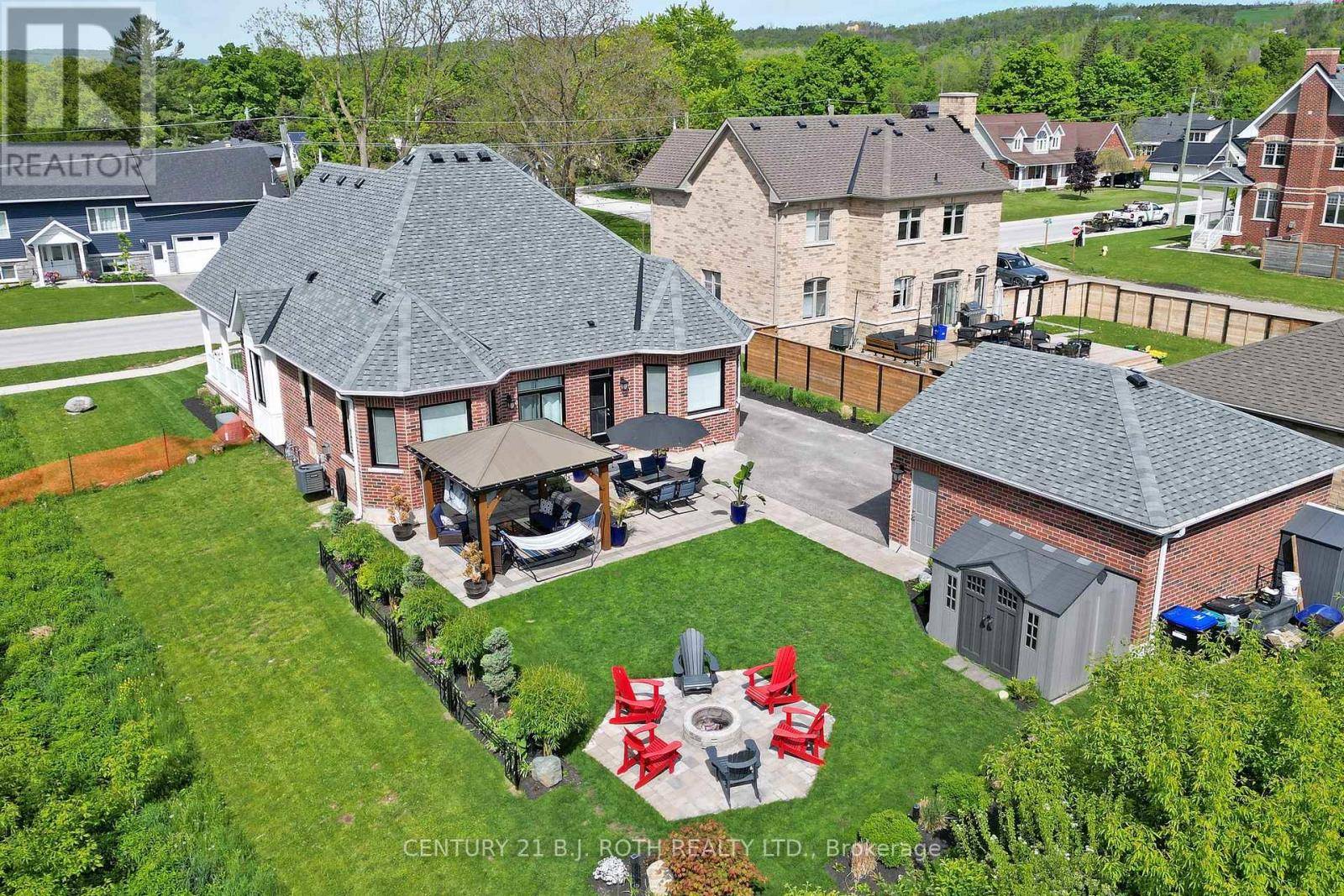 Clearview (creemore), ON L0M1G0,157 MARY STREET
